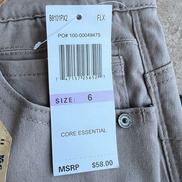 Democracy Flax Ab Solutions Bermuda Shorts - Picture 8 of 10